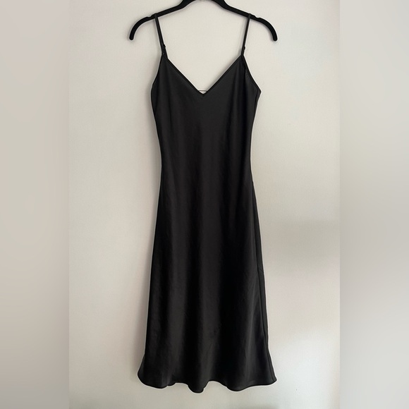 Aritzia Wilfred Only Slip Satin Midi Dress - Picture 6 of 9